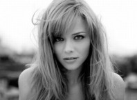 Как прокомментировать фото девушки?