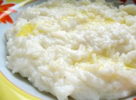 Как варить рисовую кашу с молоком?