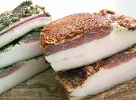 Как засолить свежее сало с перцем?