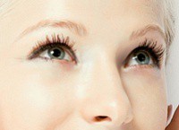 Как осветить брови перекисью водорода надолго?