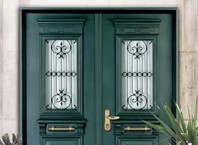 Как установить двухстворчатые двери?