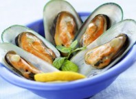 Как правильно есть мидии?